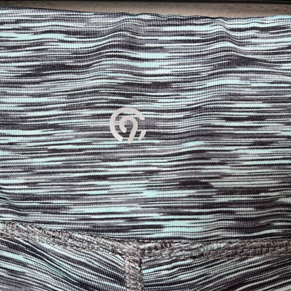 C9 Criss-Cross Blue and Teal Crop Leggings Small - Picture 8 of 8